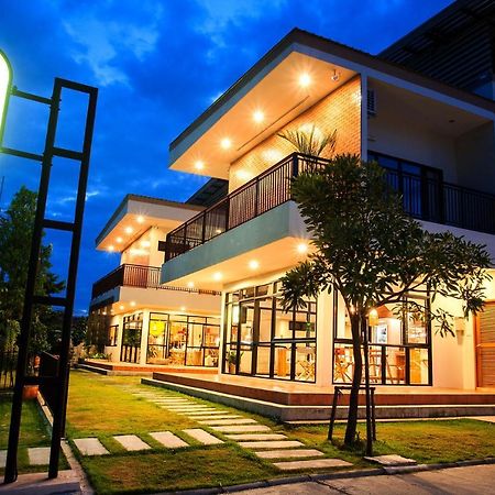 Yellow Moon Hotel Паттая Екстер'єр фото