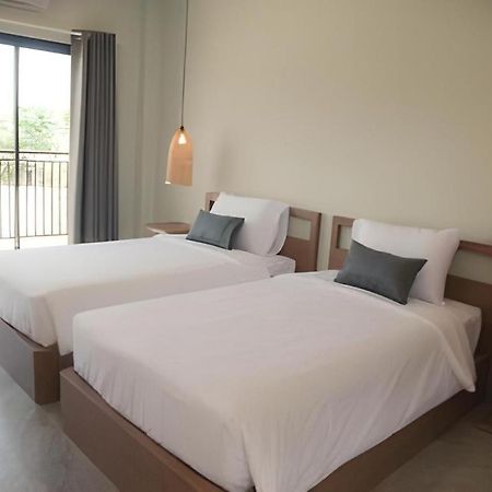Yellow Moon Hotel Паттая Екстер'єр фото