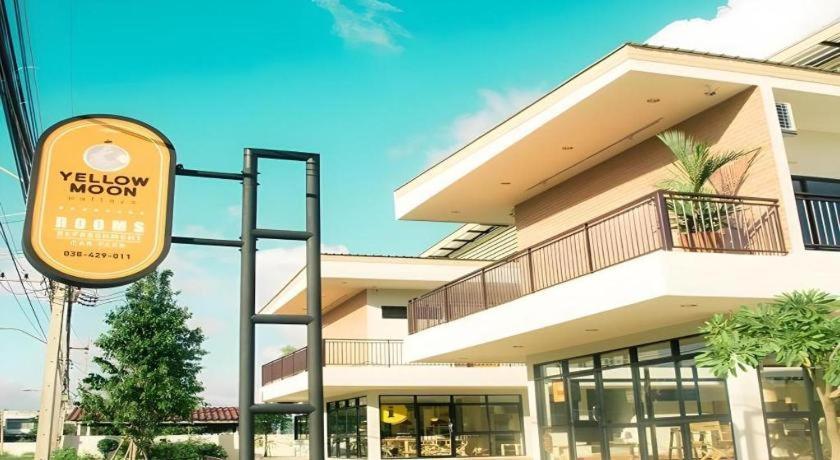 Yellow Moon Hotel Паттая Екстер'єр фото